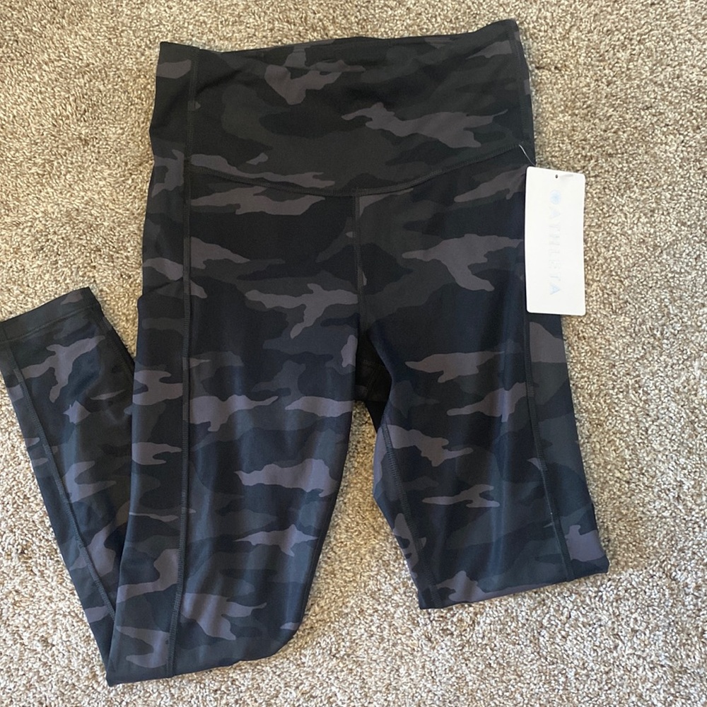 Athleta Ultimate Camo 7/8 Tight